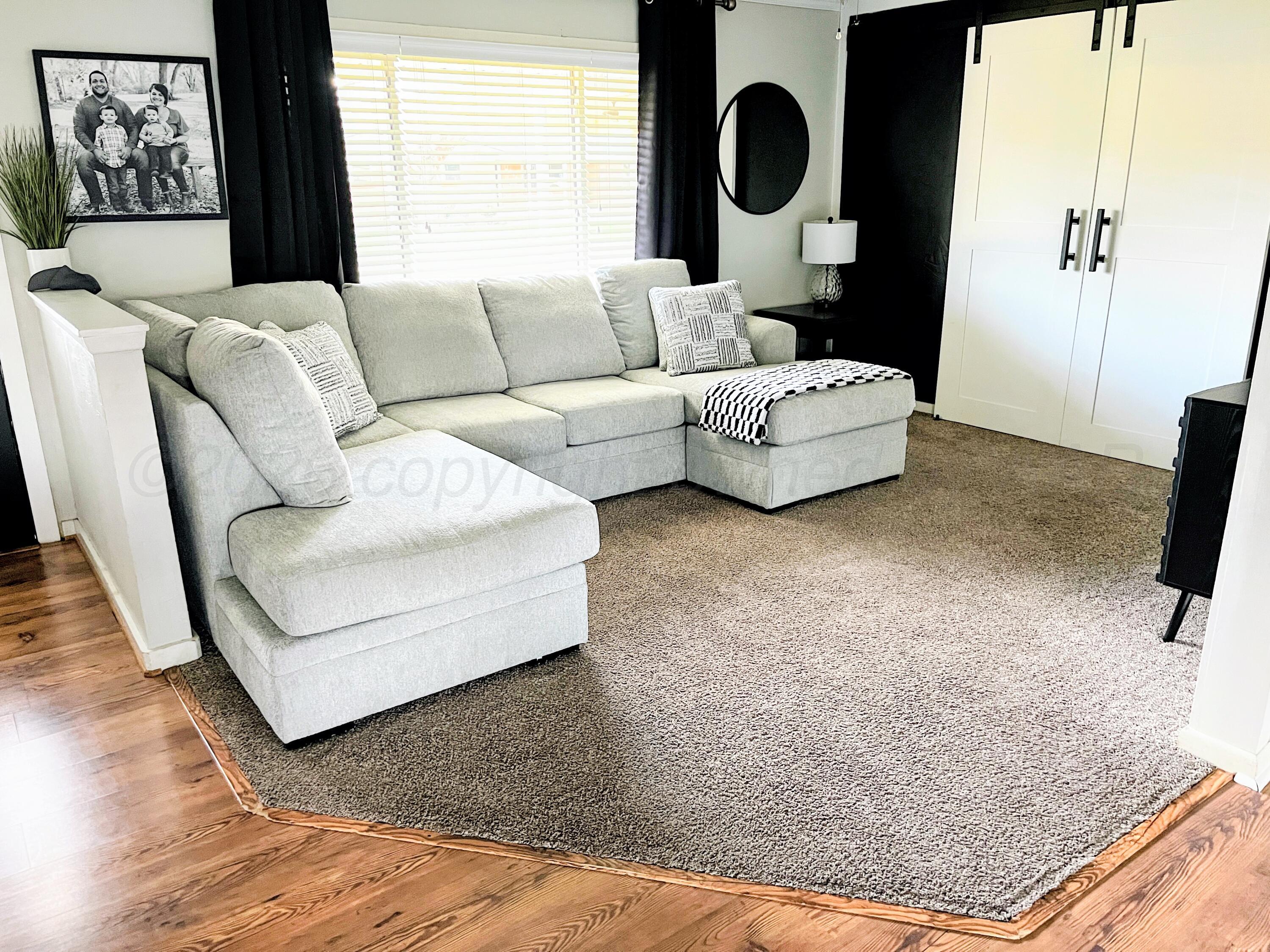 909 Michigan Street Perryton, TX 79070 - Photo 2 of 18 909 Michigan living room 2