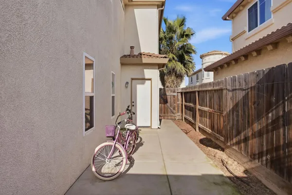 $399,900 | 1820 Green Sands Avenue, Atwater, CA 95301