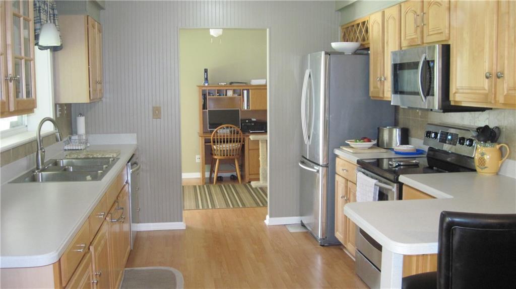 2915 Southeast Paramount Place Stuart, FL 34997 - Photo 2 of 28 Gallery Image 2