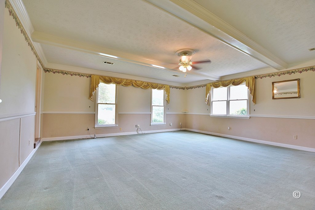 154 Meadow Lakes Dr Pine Mountain Pine Mountain, GA 31822 - Photo 22 of 47 HUGE Den