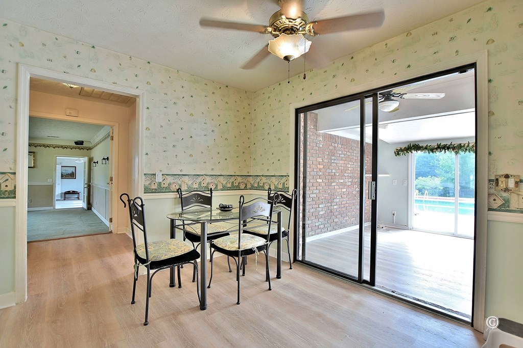 154 Meadow Lakes Dr Pine Mountain Pine Mountain, GA 31822 - Photo 6 of 47 Eat-in area