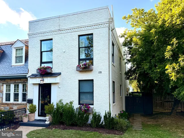 $1,250,000 | 416 East Duncan Avenue, Alexandria, VA 22301