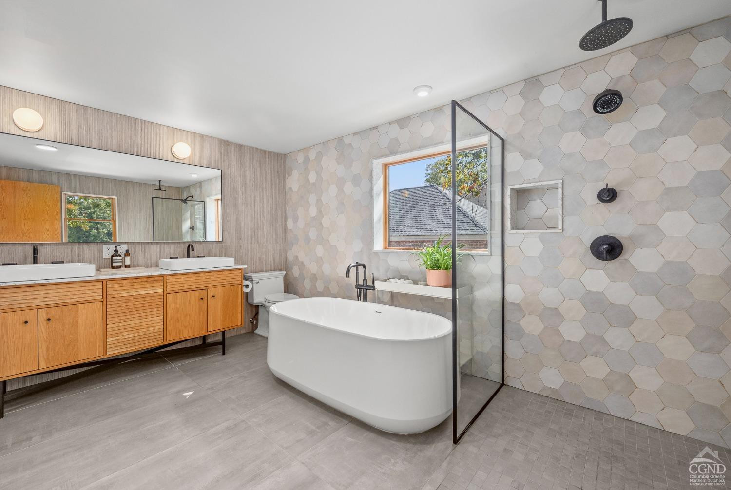 13 Highway 9H Hudson, NY 12534 - Photo 12 of 30 Primary ensuite spa bathroom