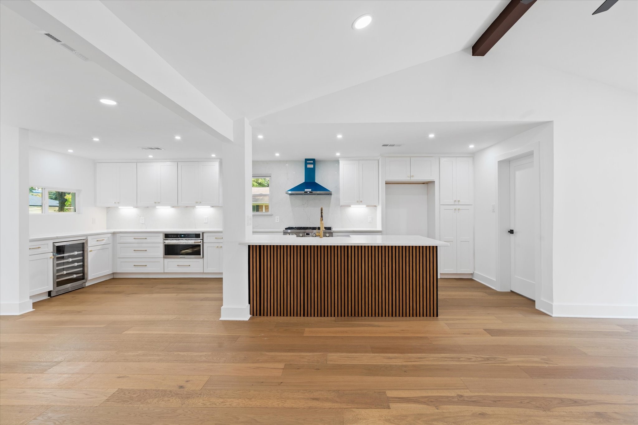 10730 Wickersham Lane Houston, TX 77042 - Photo 17 of 49