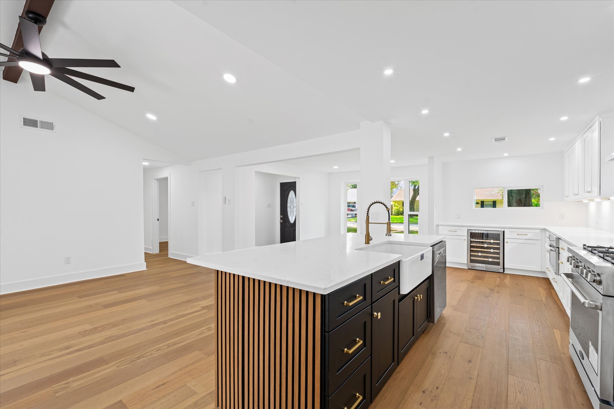 10730 Wickersham Lane Houston, TX 77042 - Photo 20 of 49