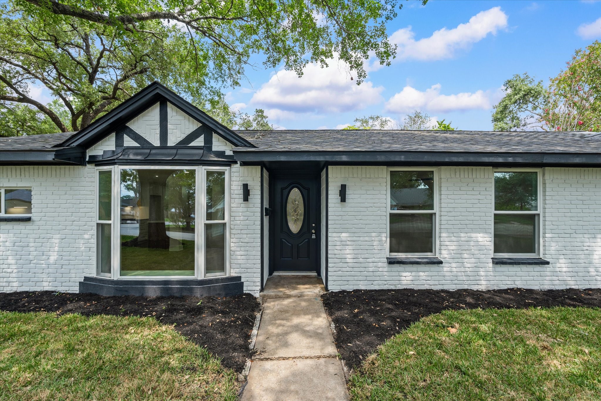 10730 Wickersham Lane Houston, TX 77042 - Photo 3 of 49