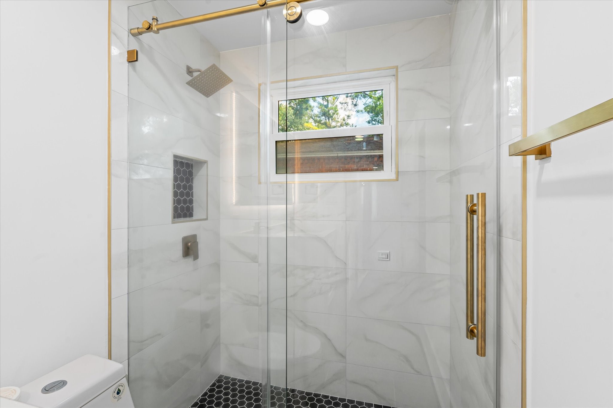 10730 Wickersham Lane Houston, TX 77042 - Photo 34 of 49 secondary bathroom