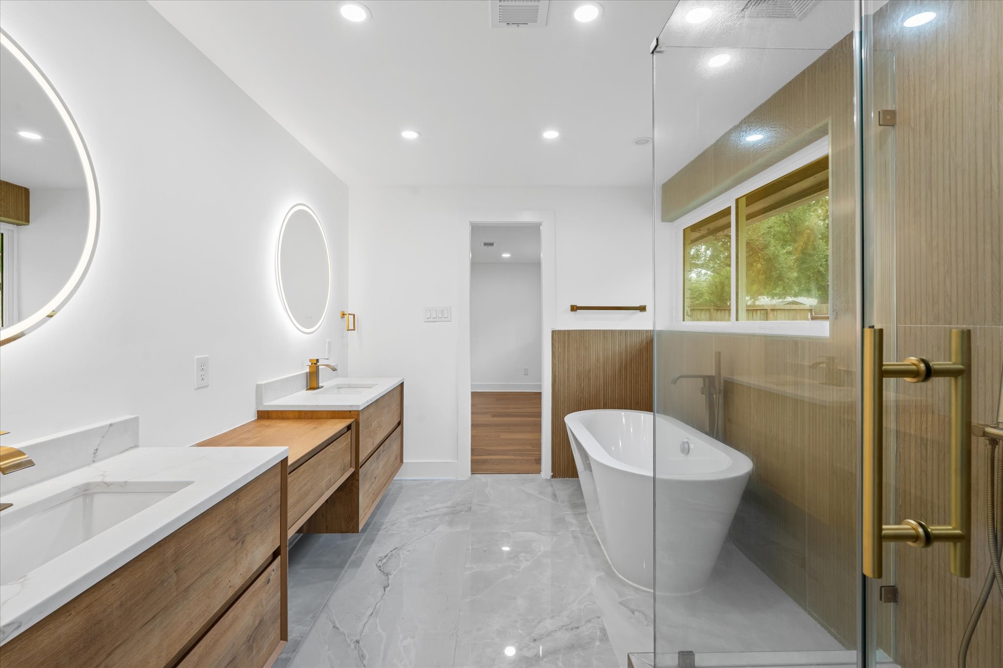 10730 Wickersham Lane Houston, TX 77042 - Photo 44 of 49 master bathroom