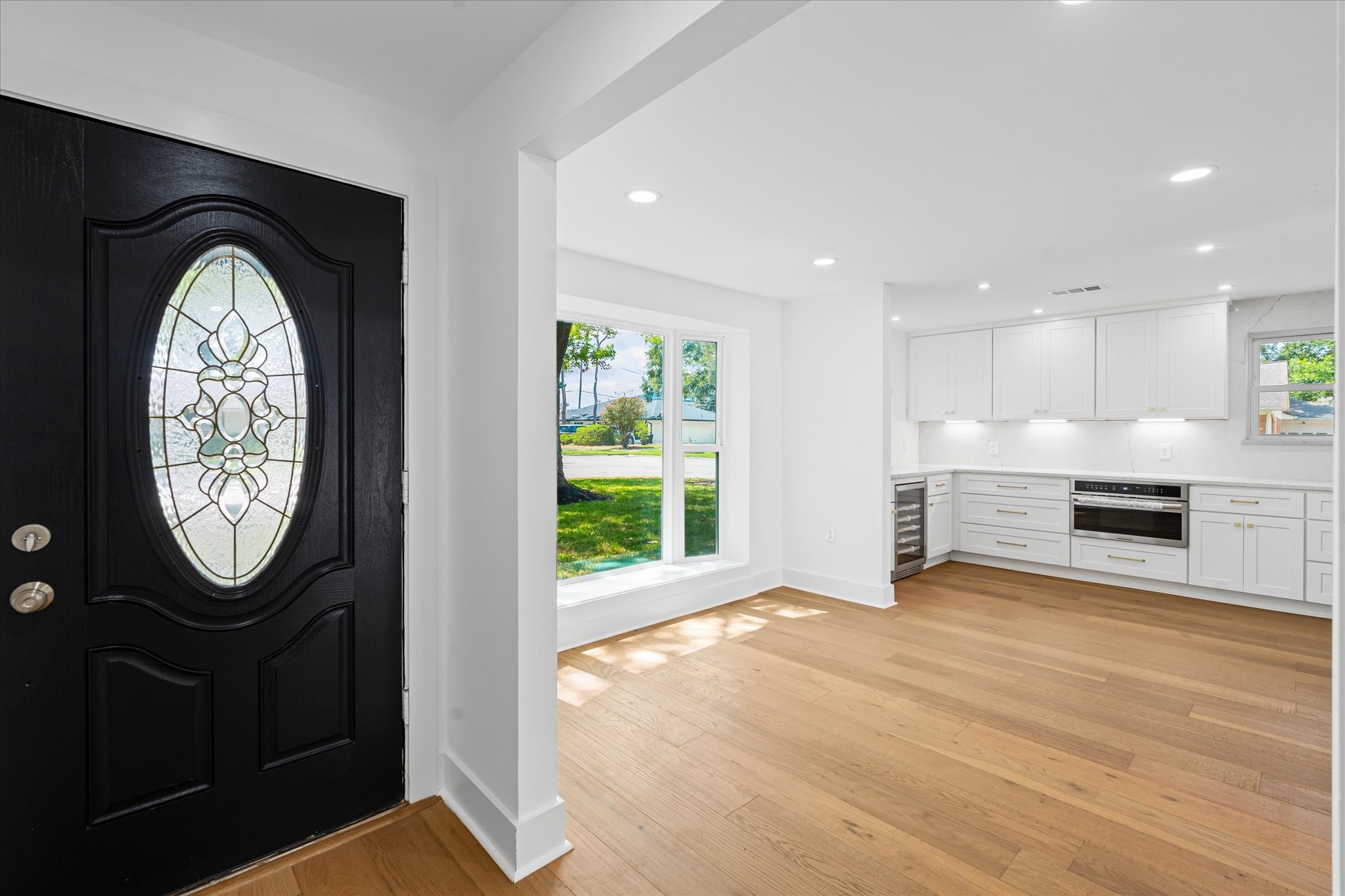 10730 Wickersham Lane Houston, TX 77042 - Photo 5 of 49