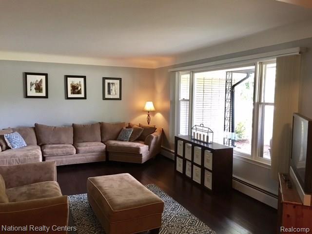 29700 Drake Road Farmington, MI 48331 - Photo 7 of 40 Living Room with large picture window