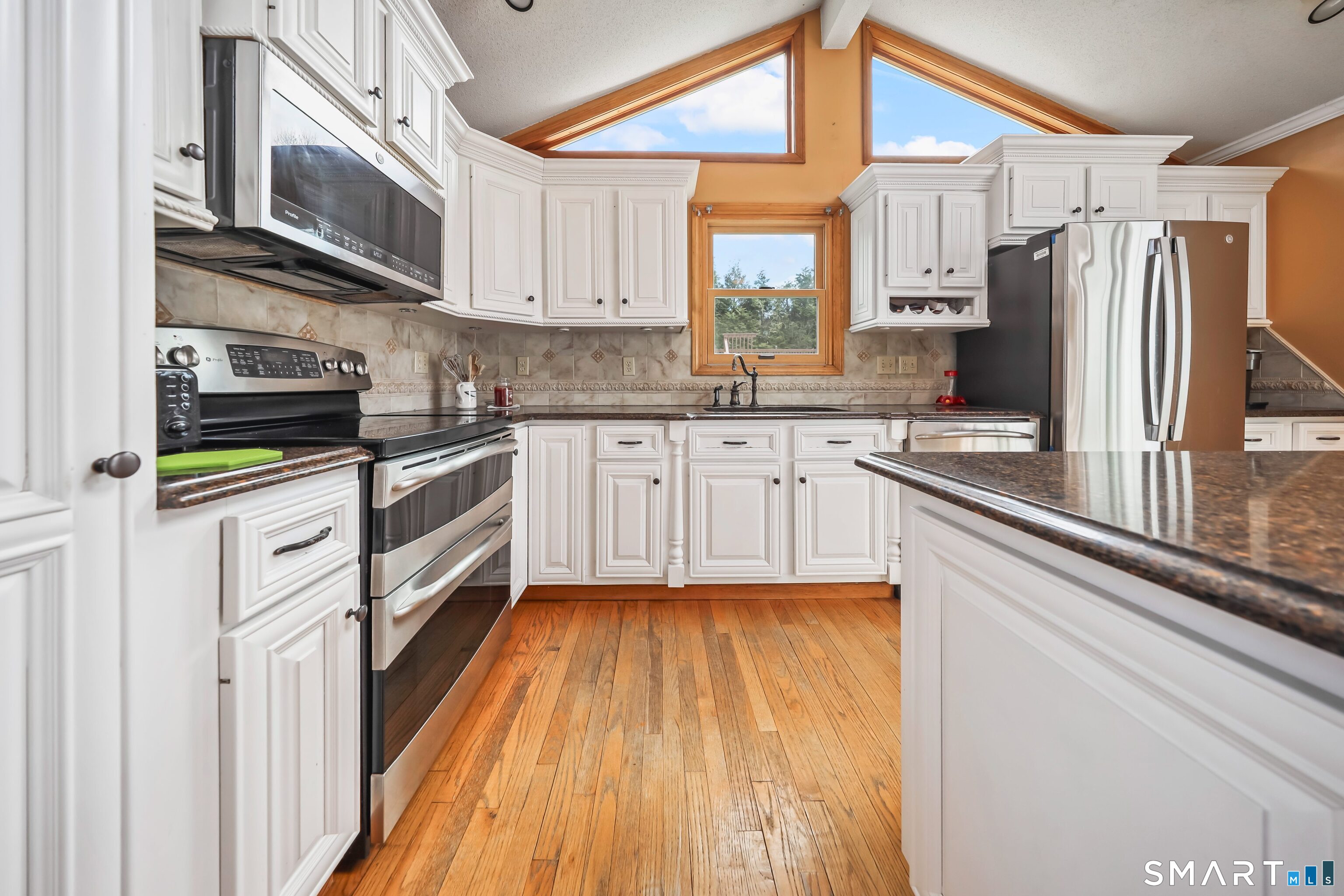 211 Cedar Mountain Road Thomaston, CT 06787 - Photo 6 of 40