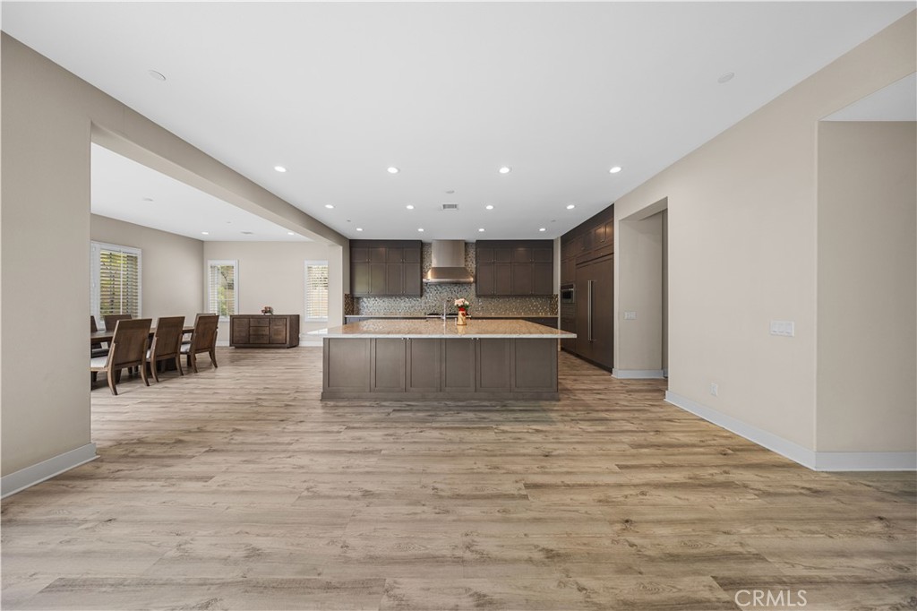 121 Interstellar Irvine, CA 92618 - Photo 16 of 43 kithchen