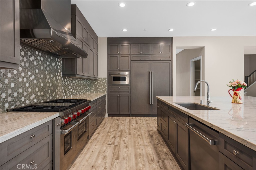 121 Interstellar Irvine, CA 92618 - Photo 18 of 43 kithchen