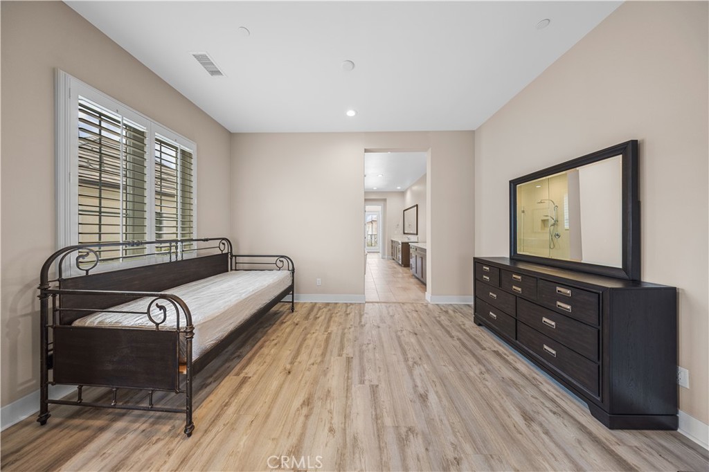 121 Interstellar Irvine, CA 92618 - Photo 30 of 43 master bedroom
