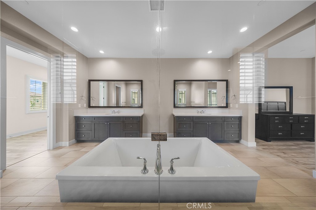 121 Interstellar Irvine, CA 92618 - Photo 32 of 43 master bathroom