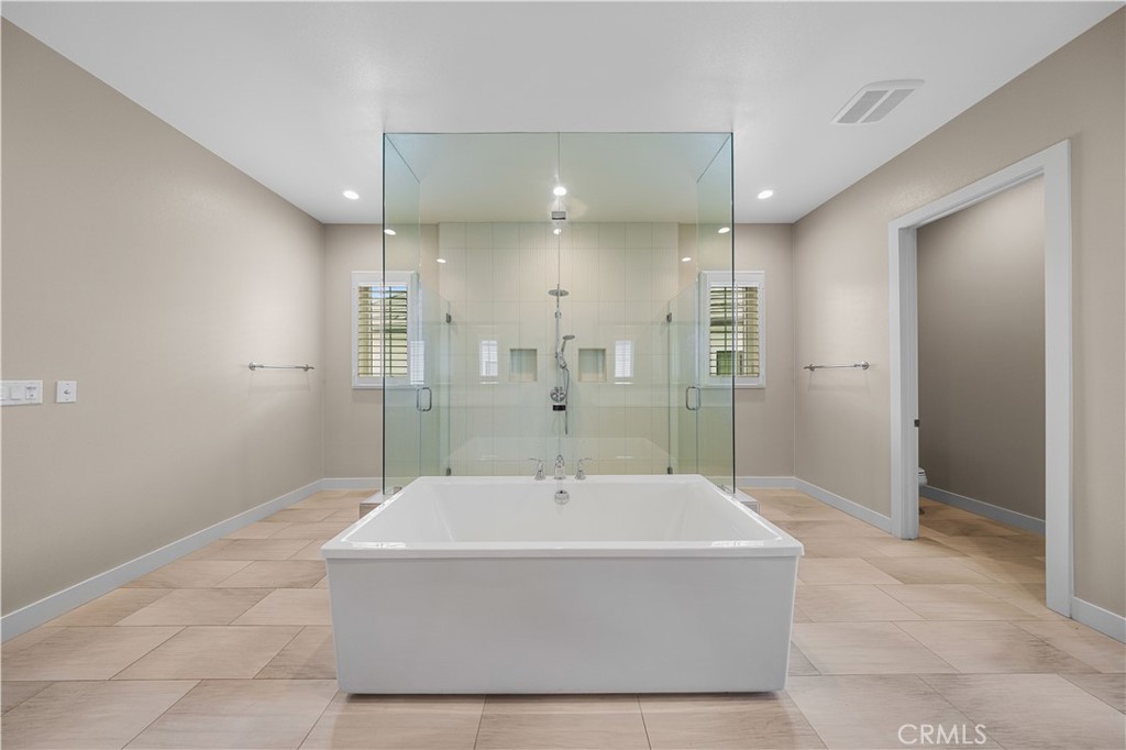 121 Interstellar Irvine, CA 92618 - Photo 33 of 43 master bathroom