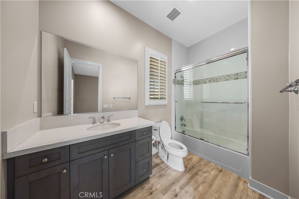 121 Interstellar Irvine, CA 92618 - Photo 43 of 43 second floor bathroom 4