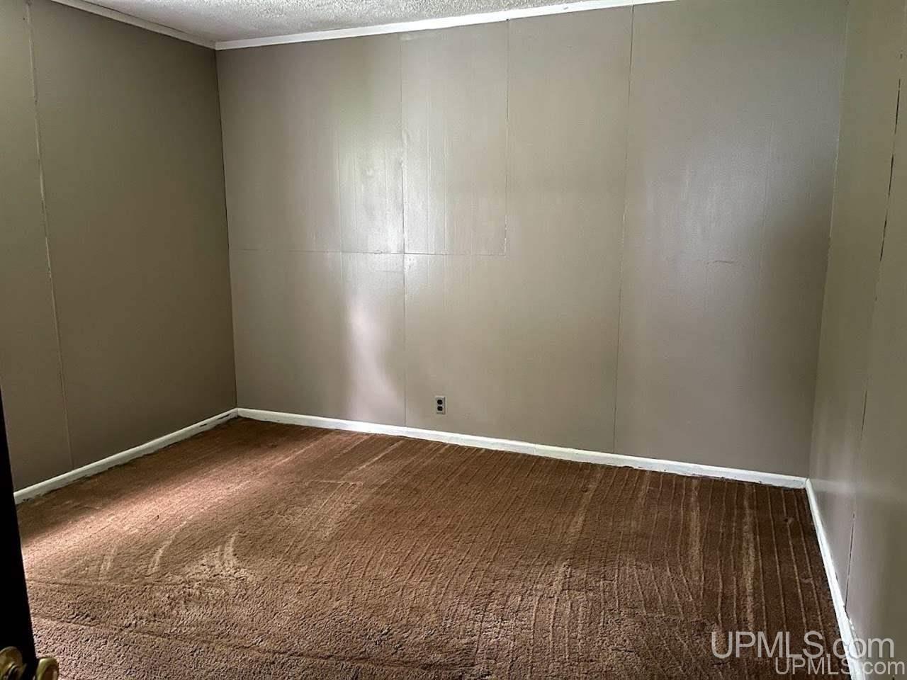 4916 12th Road Escanaba, MI 49829 - Photo 13 of 23