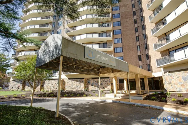 $395,000 | 2956 Hathaway Road, Unit U1212, Richmond, VA 23225