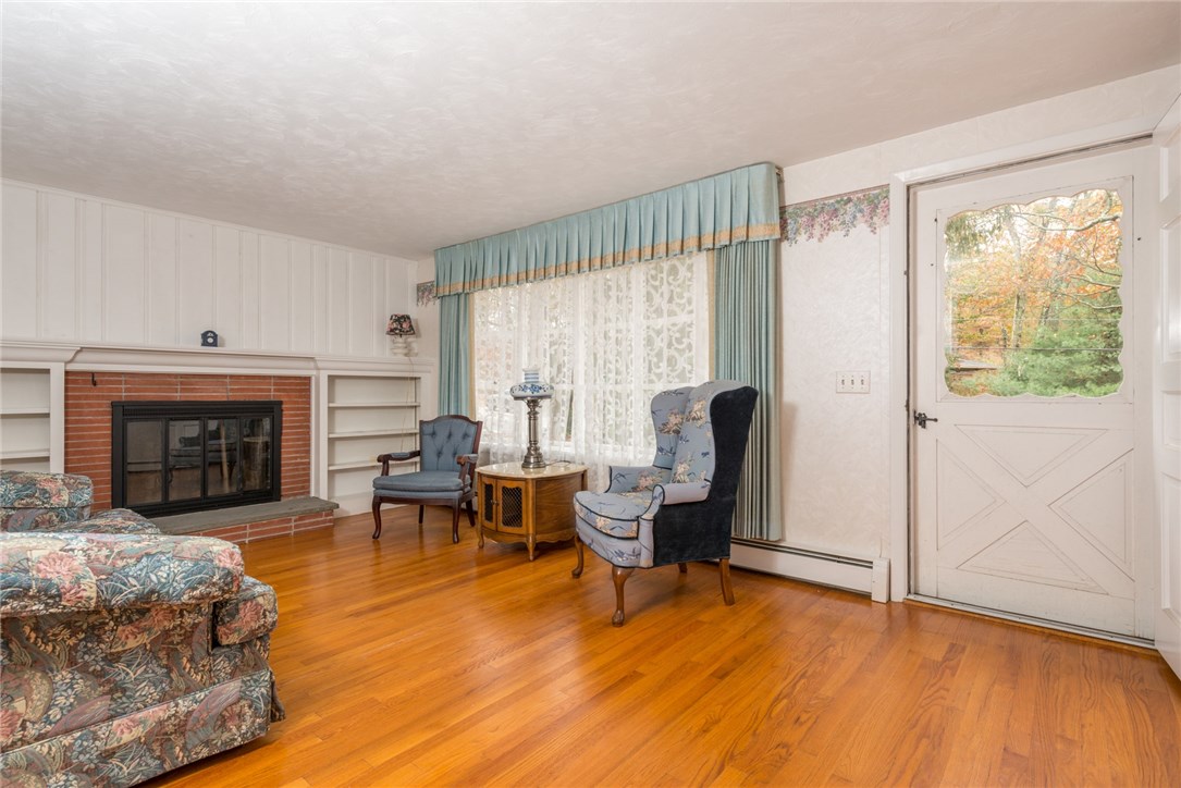 72 Angell Road Cumberland, RI 02864 - Photo 4 of 22
