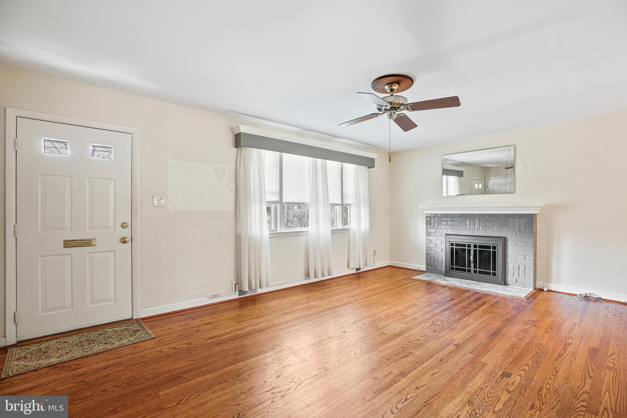 7418 Jervis Street Springfield, VA 22151 - Photo 2 of 44