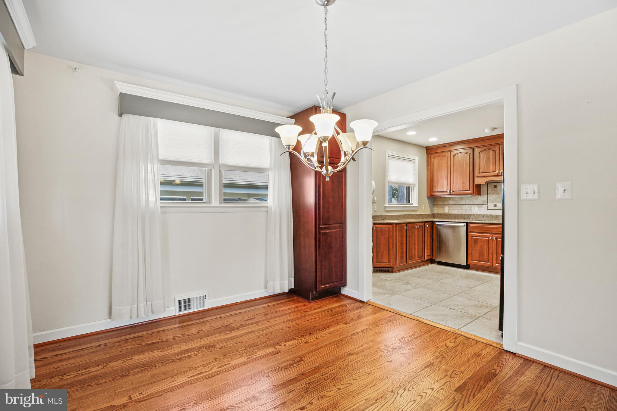 7418 Jervis Street Springfield, VA 22151 - Photo 5 of 44