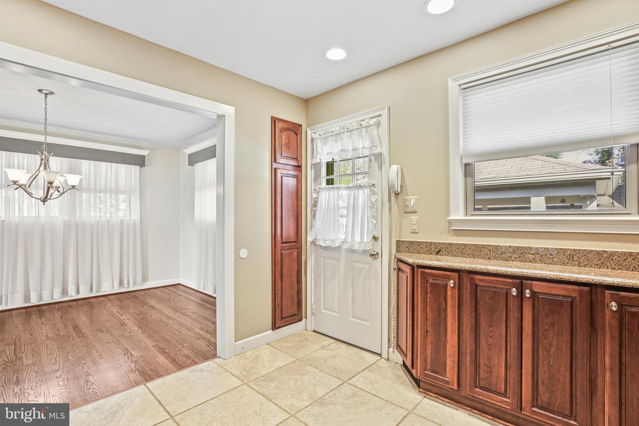 7418 Jervis Street Springfield, VA 22151 - Photo 8 of 44