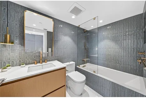 $9,500 | 400 South Pointe Drive, Unit 1501, Miami Beach, FL 33139