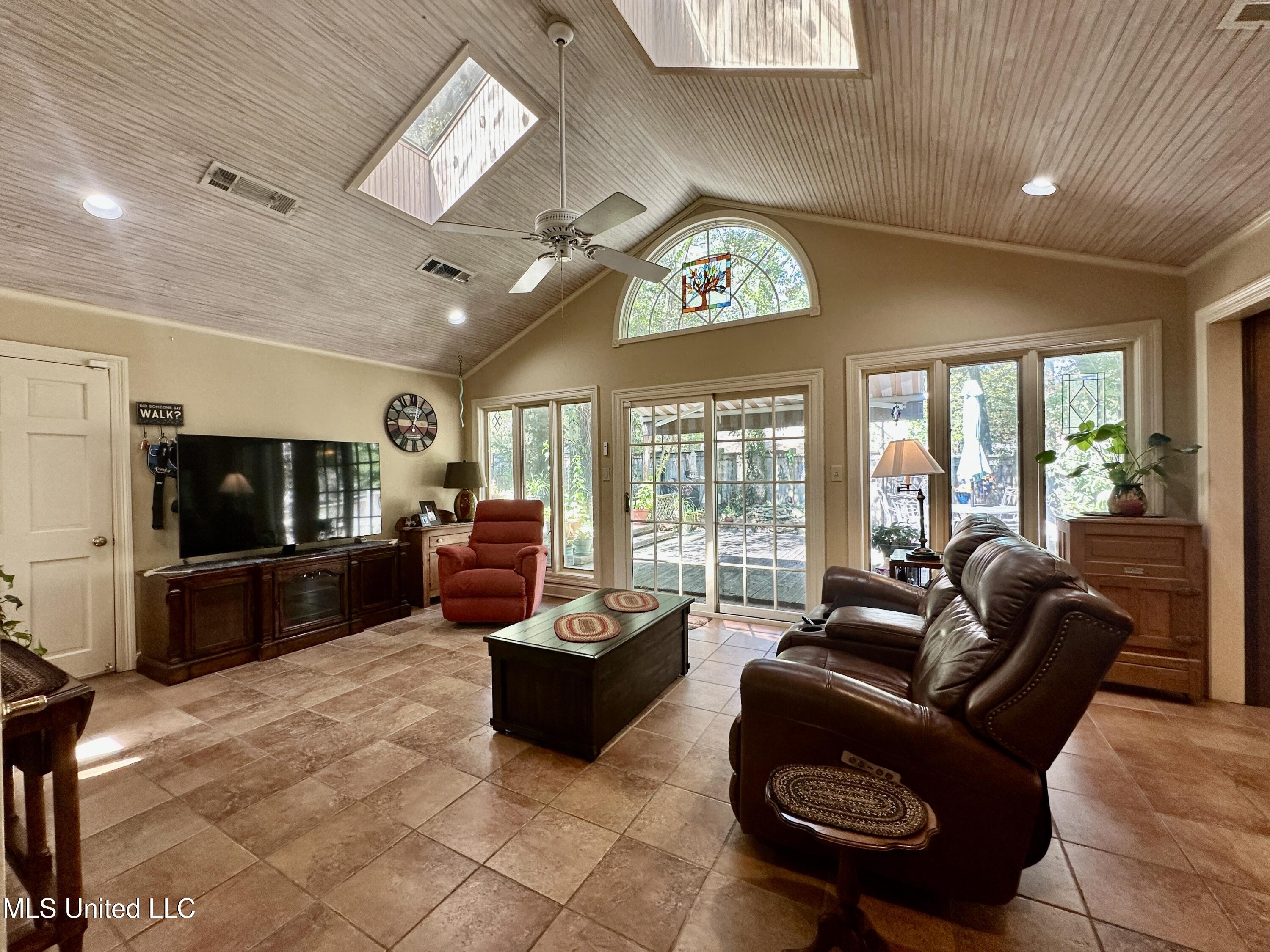 106 Caroline Cove Clinton, MS 39056 - Photo 22 of 49 IMG_9673