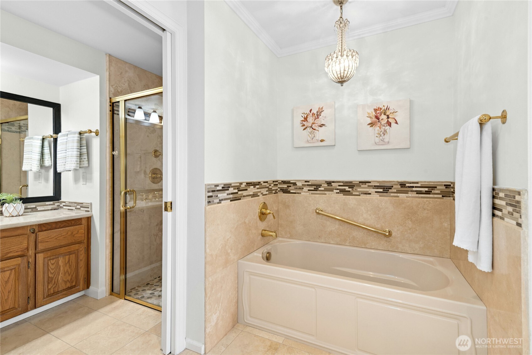 22541 Southeast 42nd Court, Unit 2252 Issaquah, WA 98029 - Photo 25 of 37 a bathroom with a bathtub and a shower