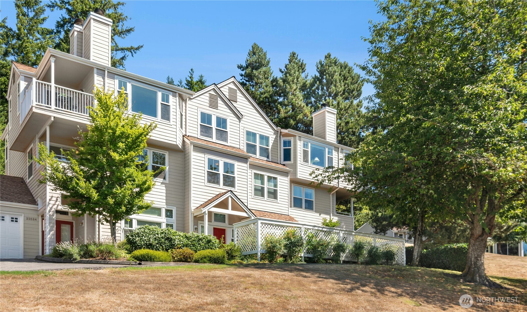 22541 Southeast 42nd Court, Unit 2252 Issaquah, WA 98029 - Photo 32 of 37 a front view of a building