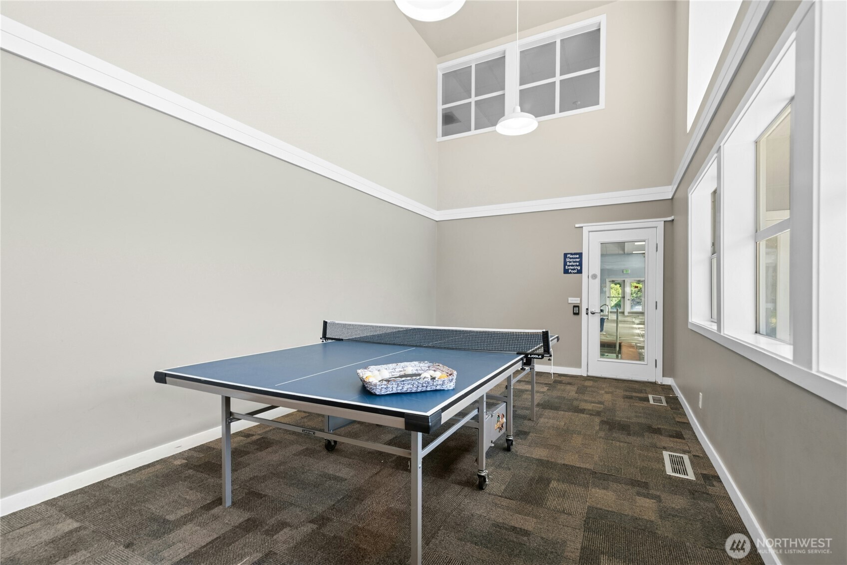 22541 Southeast 42nd Court, Unit 2252 Issaquah, WA 98029 - Photo 34 of 37 a room with furniture and window