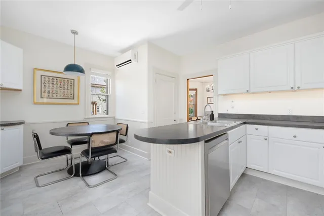 $18,500 | 14 Greenough Place, Unit B, Newport, RI 02840