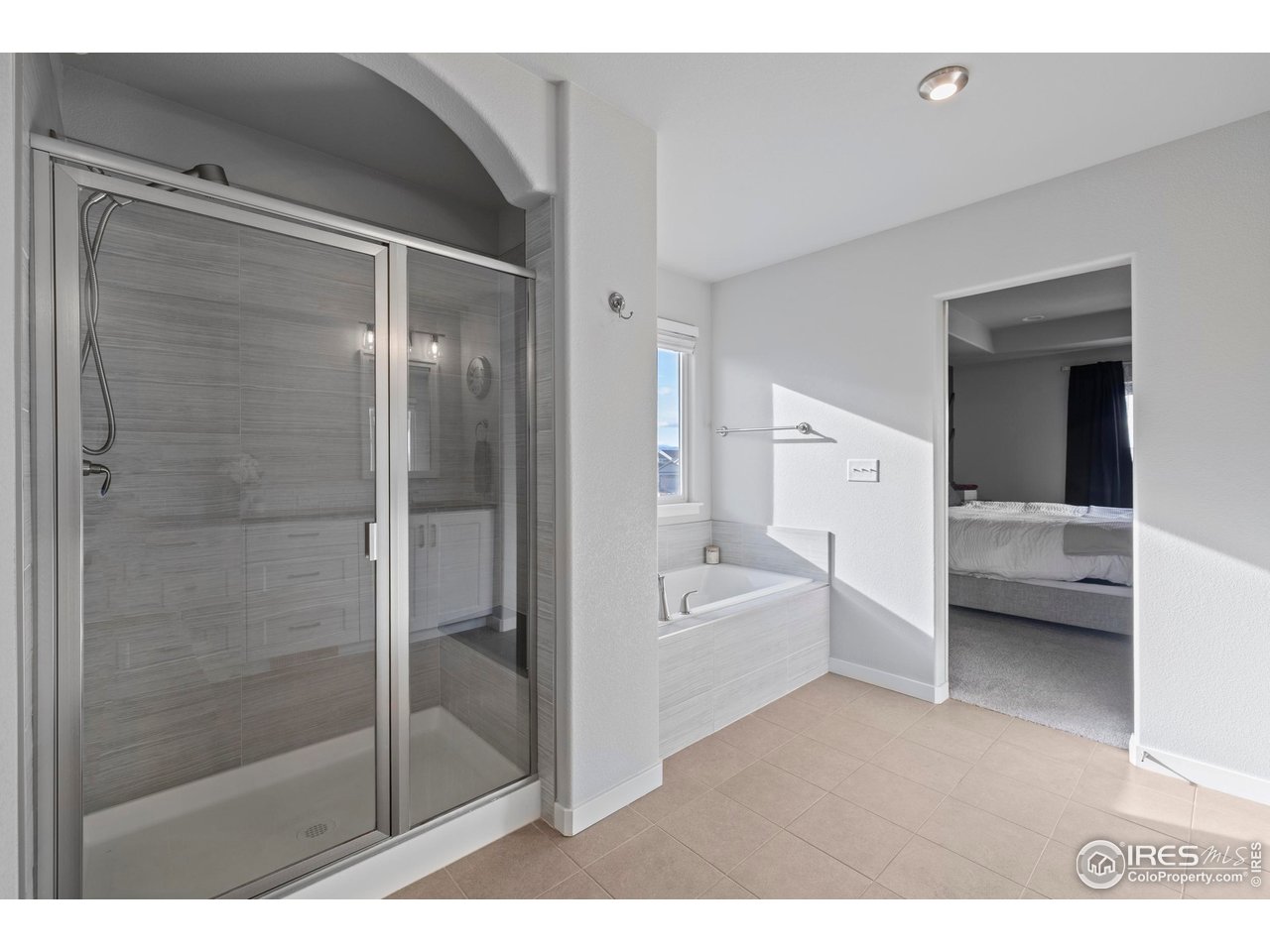 7142 Cottage Court Timnath, CO 80547 - Photo 18 of 29 Primary 5 piece Bathroom