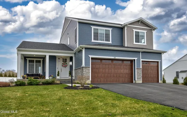 $875,000 | 10 Penfield Drive, Clifton Park, NY 12148