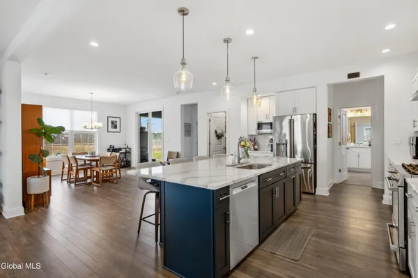 $875,000 | 10 Penfield Drive, Clifton Park, NY 12148