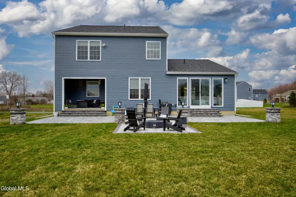 $875,000 | 10 Penfield Drive, Clifton Park, NY 12148