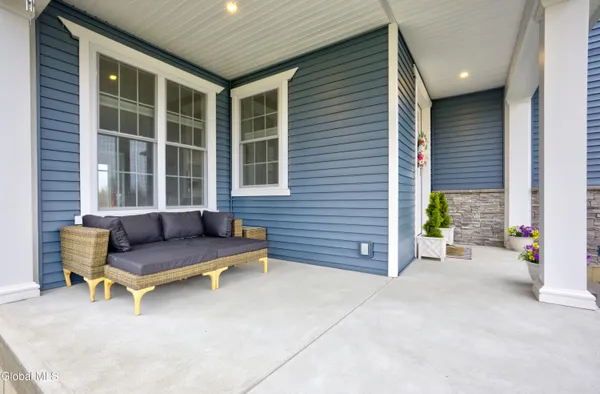 $875,000 | 10 Penfield Drive, Clifton Park, NY 12148