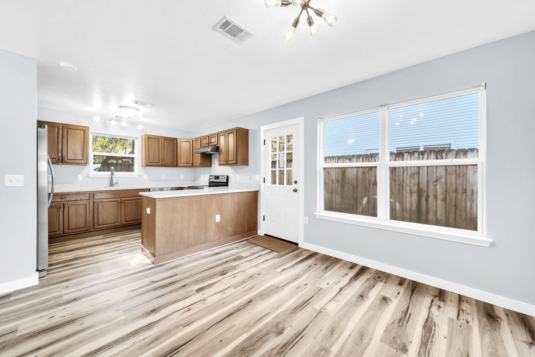 609 East Edney Avenue Crestview, FL 32539 - Photo 19 of 29 10-web-or-mls-DSC07437