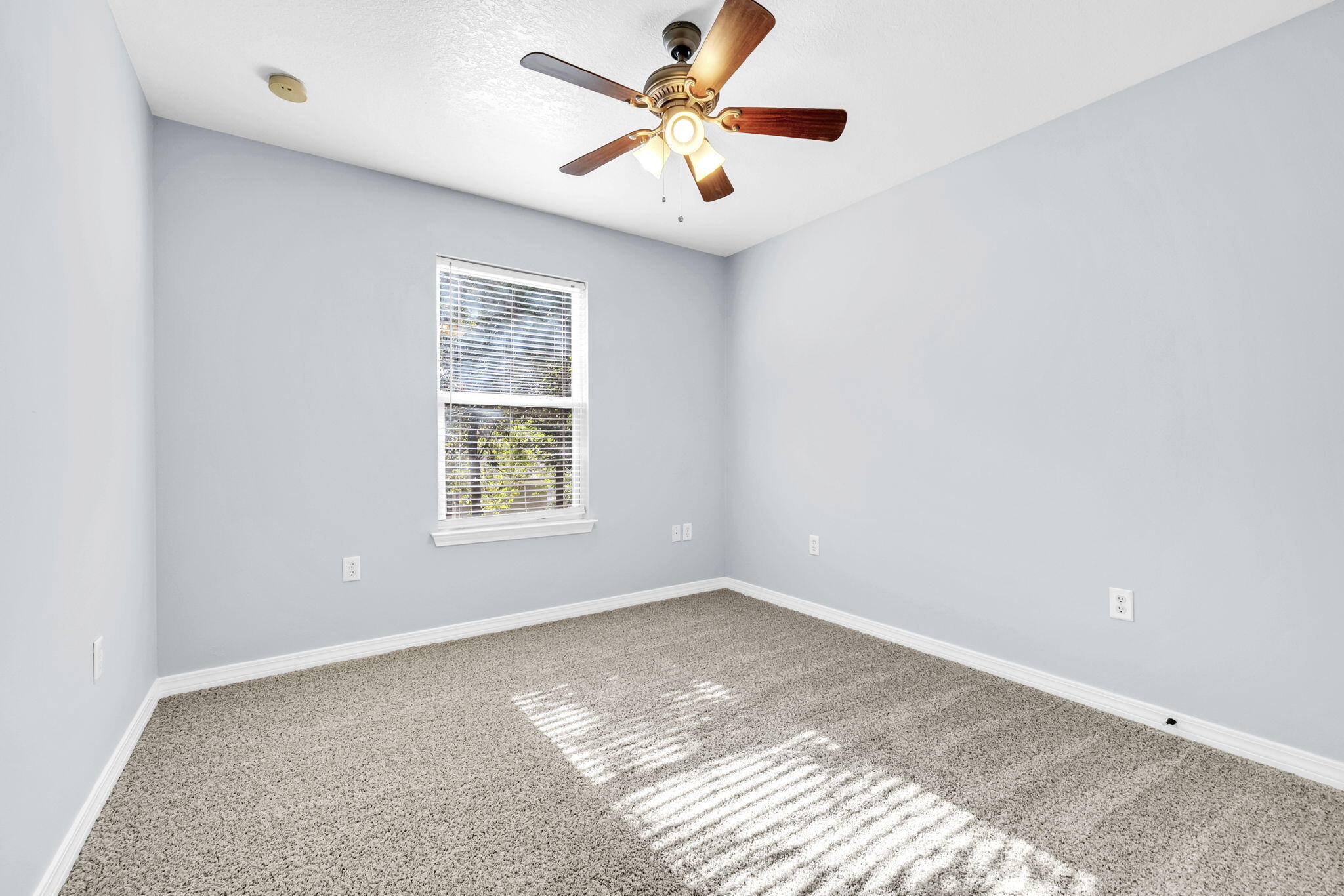 609 East Edney Avenue Crestview, FL 32539 - Photo 8 of 29 22-web-or-mls-DSC07497