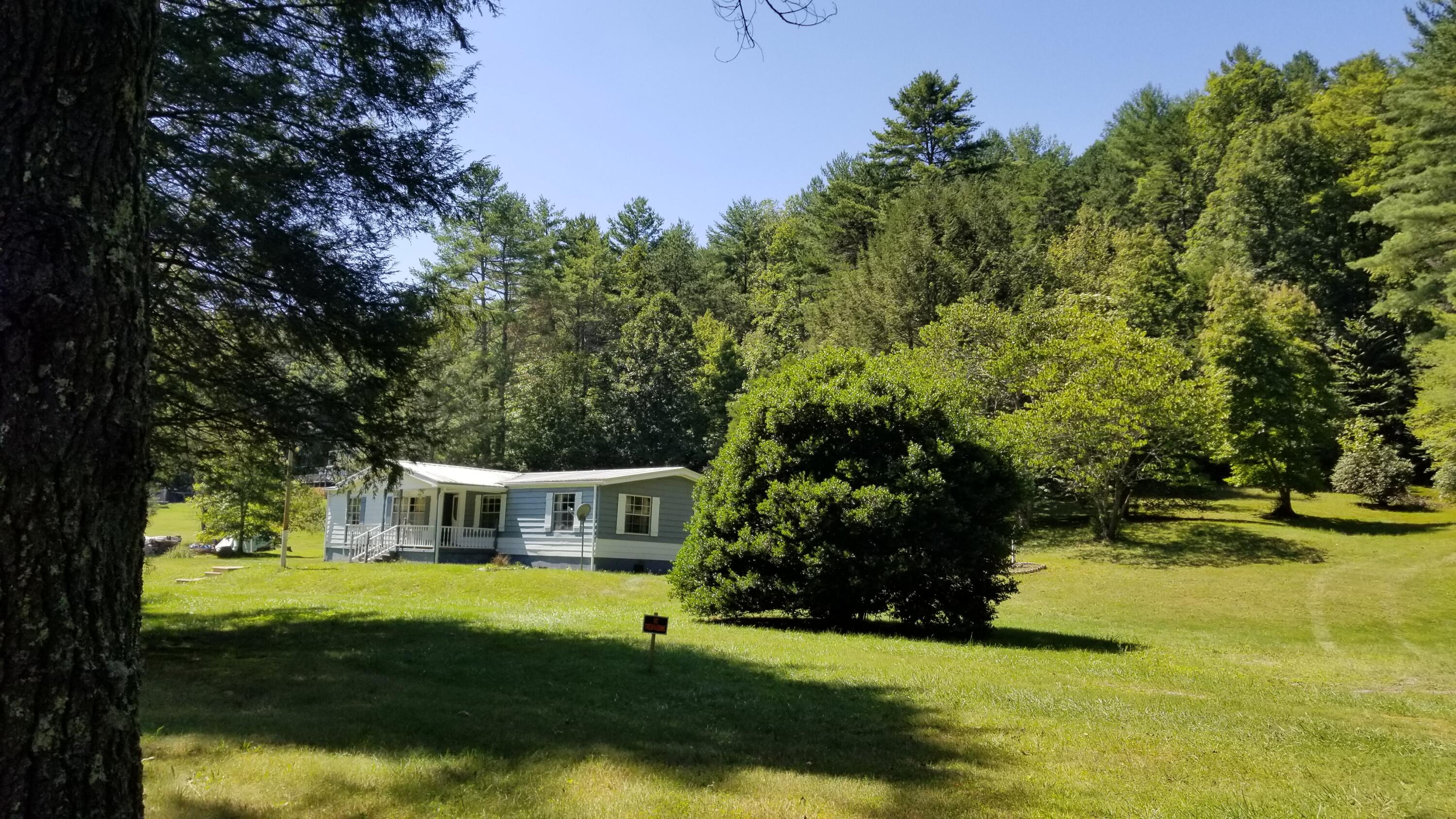 709 Scioto Road Unicoi, TN 37692 - Photo 4 of 23 709 Scioto Rd 26