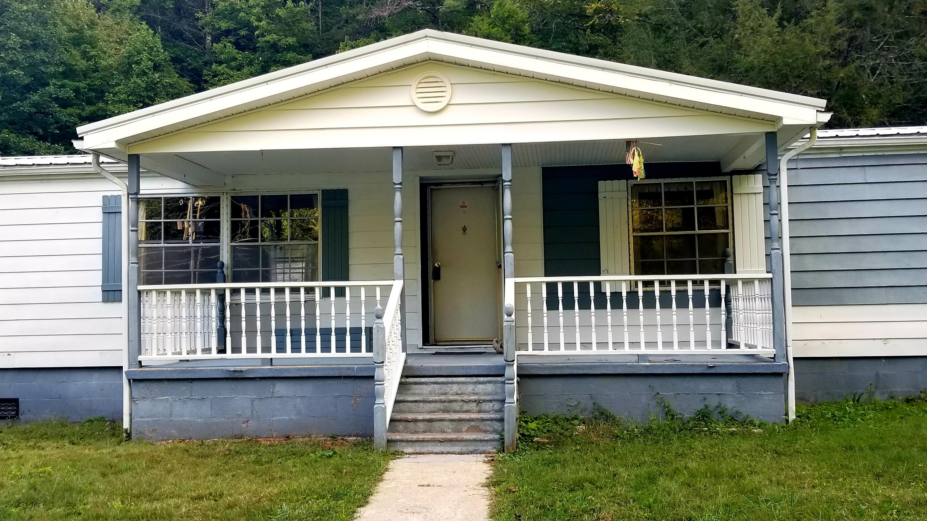 709 Scioto Road Unicoi, TN 37692 - Photo 5 of 23 709 Scioto Rd 6