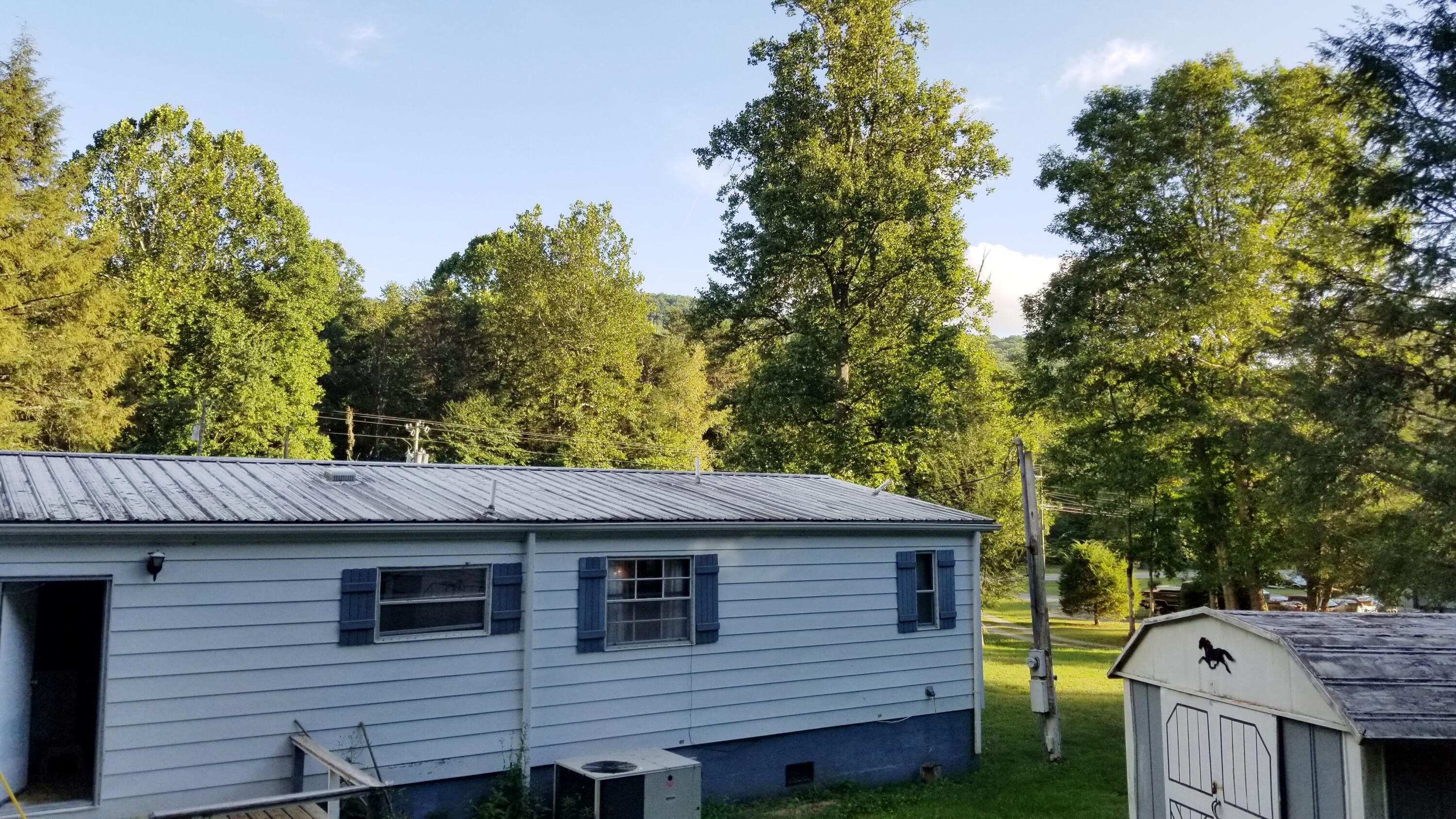 709 Scioto Road Unicoi, TN 37692 - Photo 10 of 23 709 Scioto Rd 17