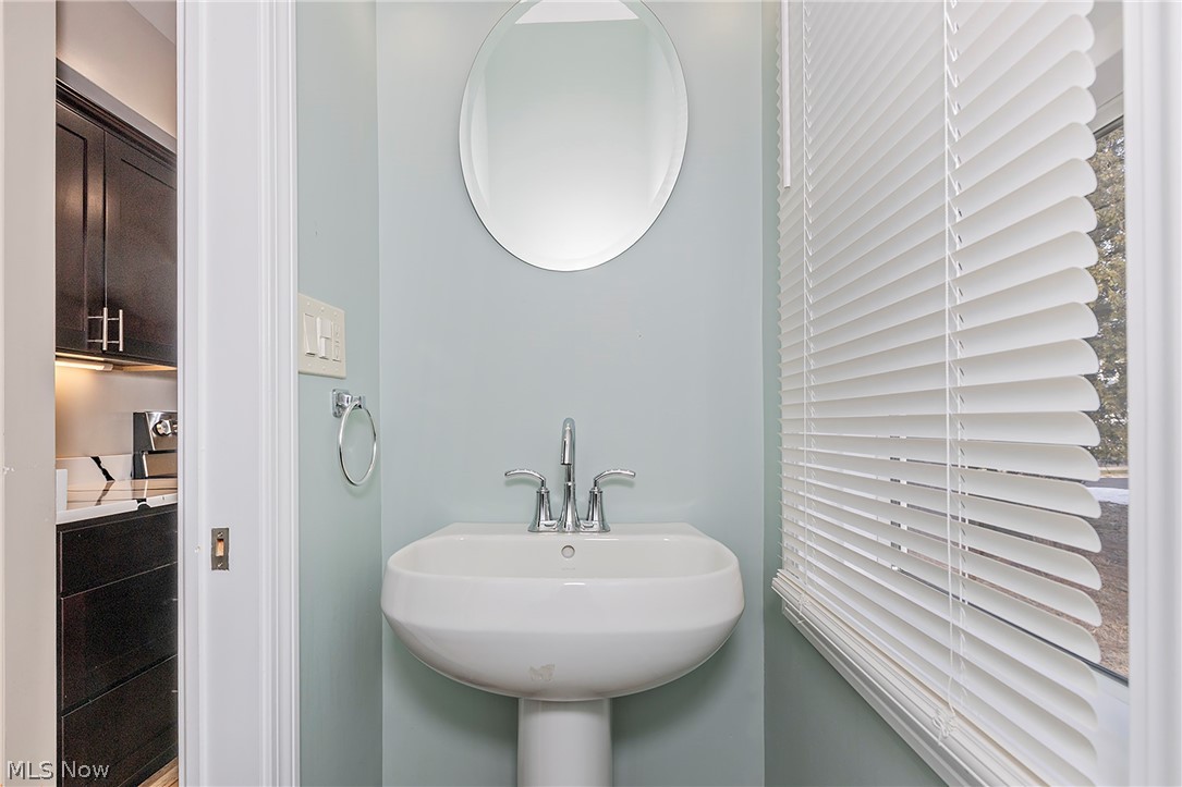 917 Brunswick Road Cleveland Heights, OH 44112 - Photo 12 of 42 Fresh first floor half bath off the ktichen.