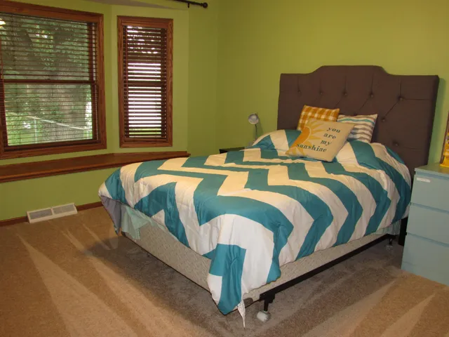 $430,000 | 1600 South Prairie Avenue, Fairmont, MN 56031