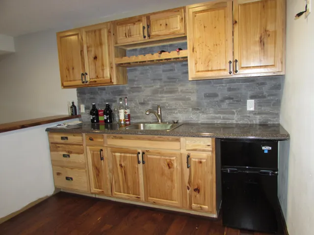 $430,000 | 1600 South Prairie Avenue, Fairmont, MN 56031