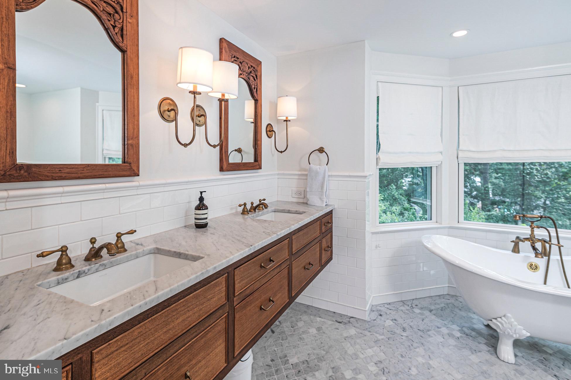38 Pardee Circle Princeton, NJ 08540 - Photo 28 of 42 Main Bathroom with Floating Vanity on Second Fl