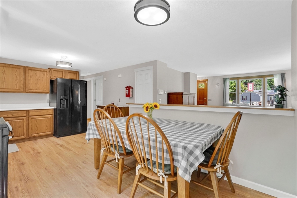 19 Ruthven Street Springfield, MA 01128 - Photo 5 of 19 a dining room with furniture and window