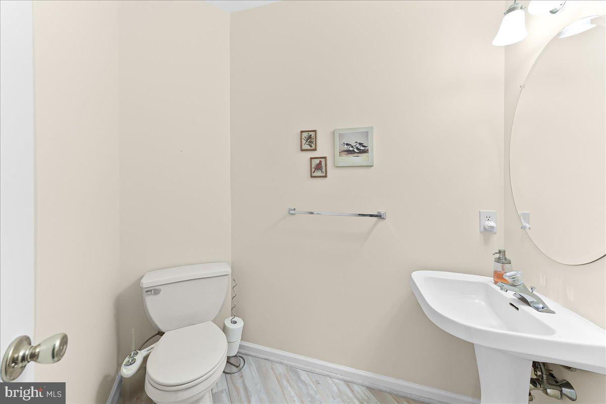402 Sumner Way West Chester, PA 19382 - Photo 16 of 33 Main floor half bath