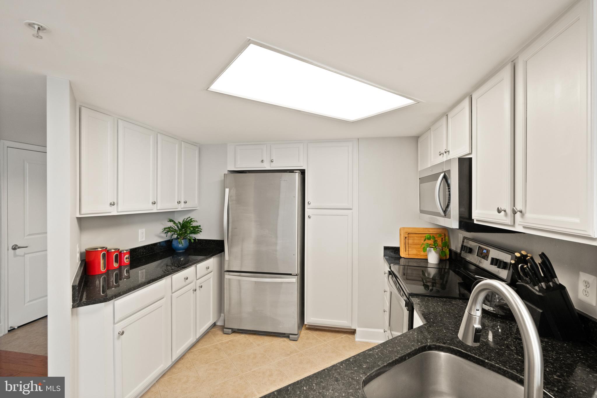 11800 Sunset Hills Road, Unit 1120 Reston, VA 20190 - Photo 10 of 61 Granite Countertops